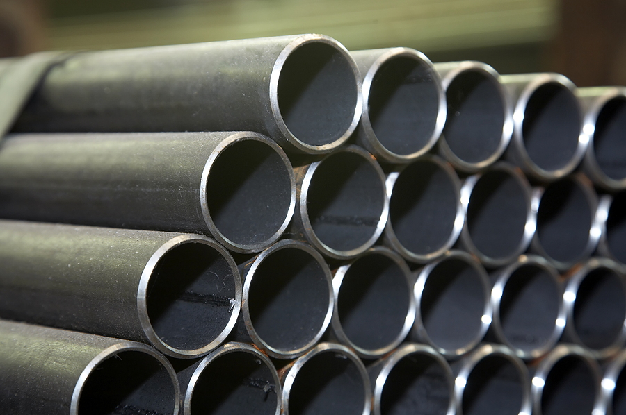 The Complete Guide to Industrial Pipes: A Buyer’s Guide for Construction & Manufacturing